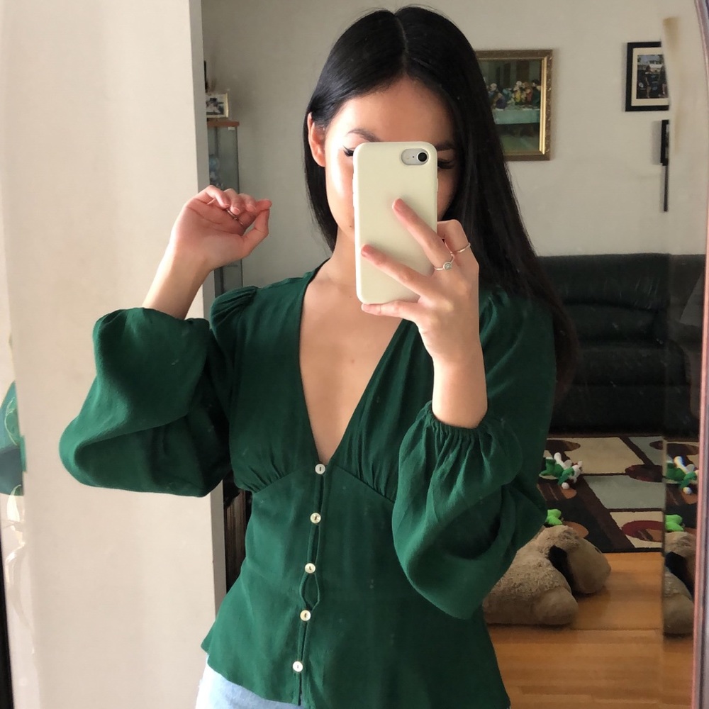 Meet your Posher, Elise